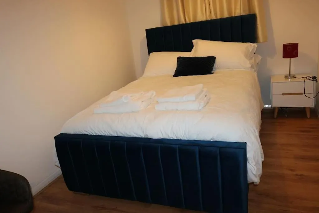 Entire -4 Bedrooms Detached House With Driveway Nottingham United Kingdom