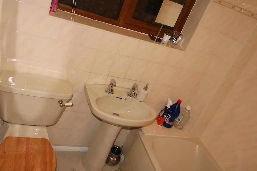 Holiday home Entire -4 Bedrooms Detached House With Driveway Nottingham