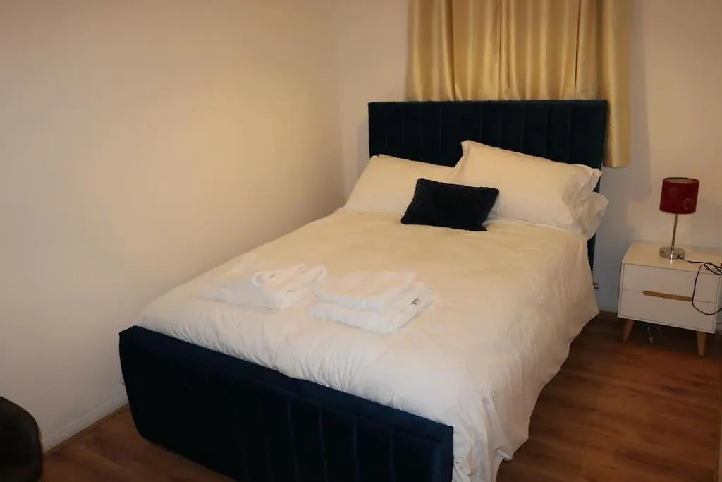 Holiday home Entire -4 Bedrooms Detached House With Driveway Nottingham